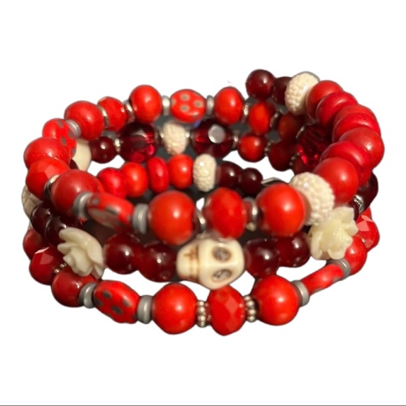 skull & flower red bracelet handcrafted - Picture 2 of 7